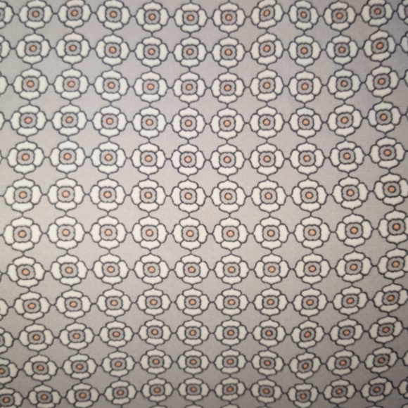 Button down back blouse - Picture 2 of 6